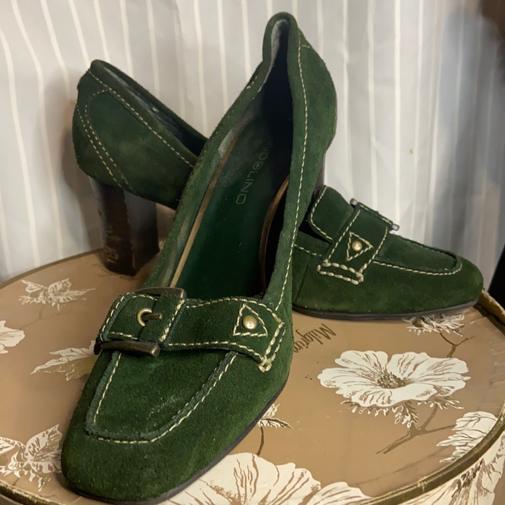 Green bandolino heels